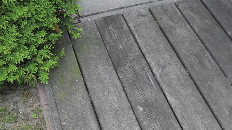 Holzreiniger - zur Reinigung aller verschmutzten Holzflächen / Terrassen